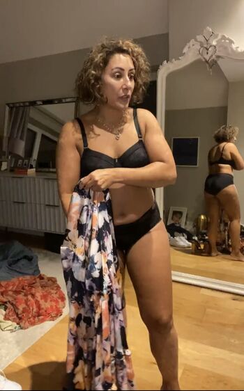 Saira Khan