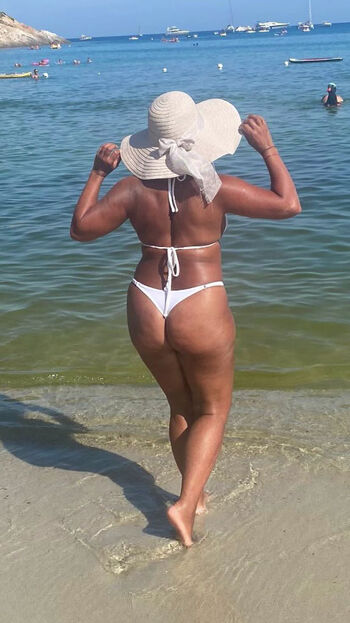Saira Khan
