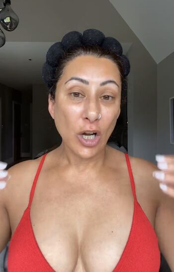 Saira Khan
