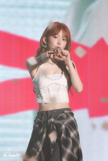Sakura Miyawaki 宮脇 咲良