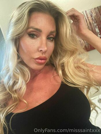 Samantha Saint