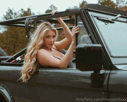 Samantha Saint