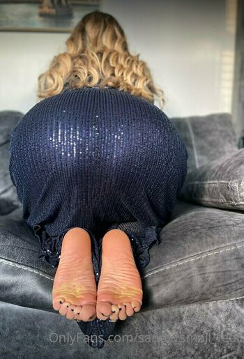 sandy_small_feet