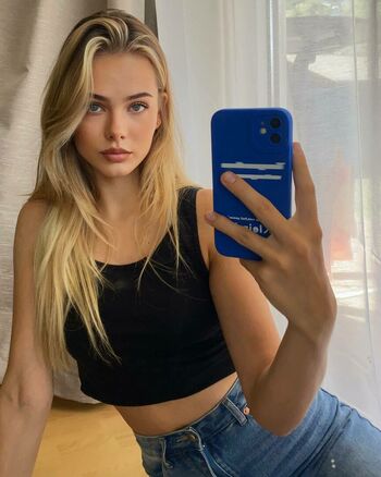 Sara Crumbleleg