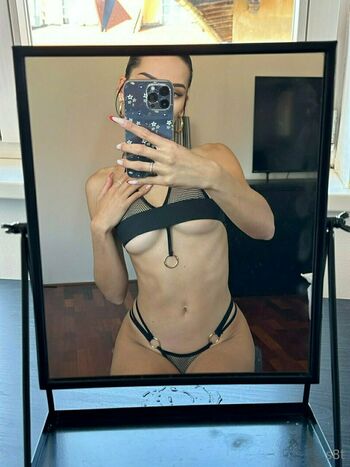 sara8teen