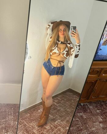 Sarahbustani