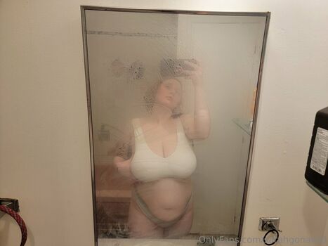 sarahgonaked