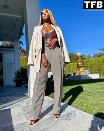 Savannah James