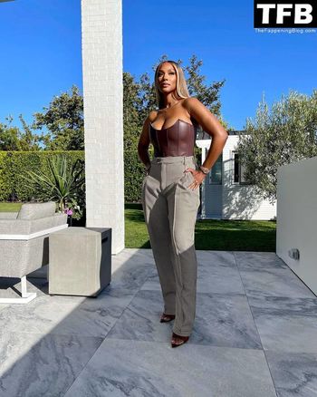 Savannah James