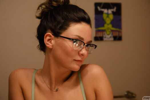 Savannah Small