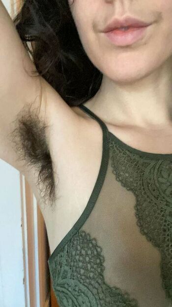 scarlet_labelle