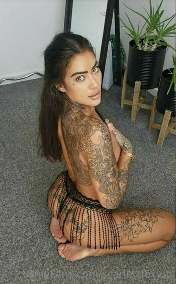 Scarlett Fox