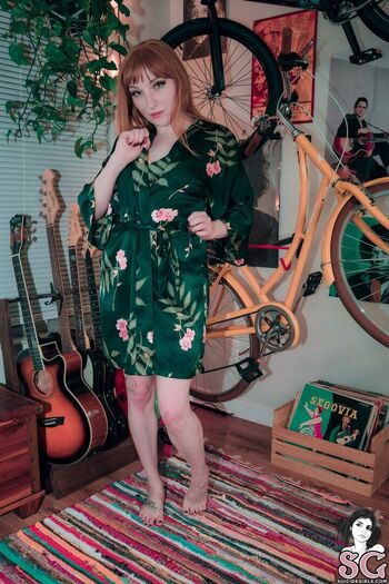 Scarlette Hollywood