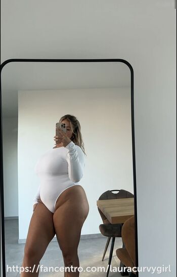 Schepenslaura curvychubgirl