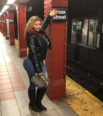 Selena Adams
