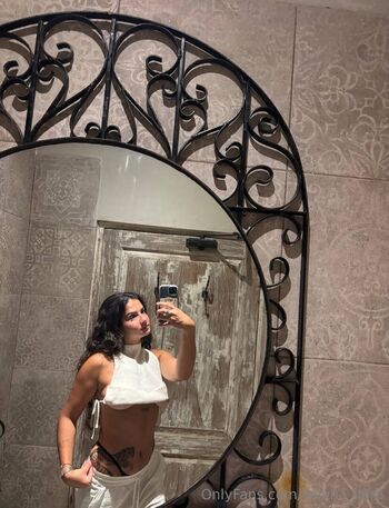 selena_liora