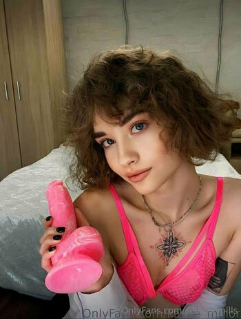 selena_mills