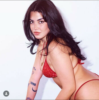 Selenaxoxoxo Marian