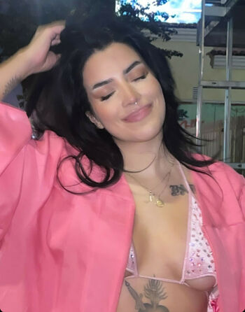 Selenaxoxoxo Marian