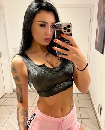 Selina Fox