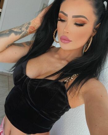 Selina Fox