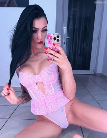 Selina Fox