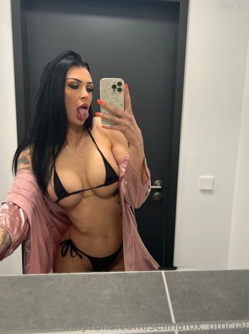 Selina Fox