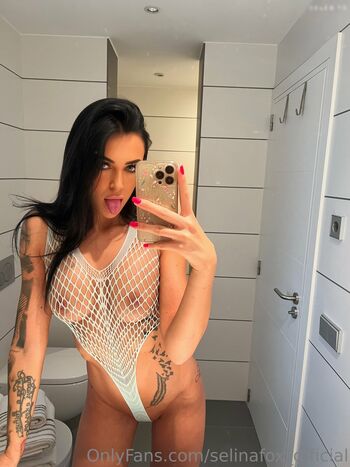 Selina Fox