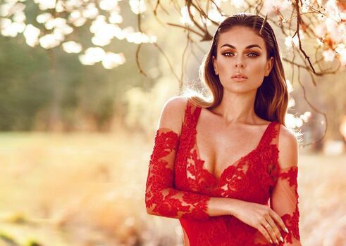 Serinda Swan