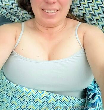 sexyhotwife_77