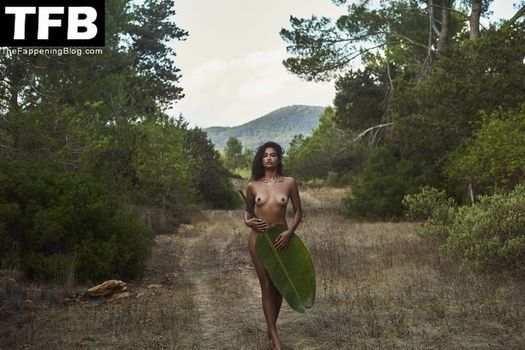 Shanina Shaik