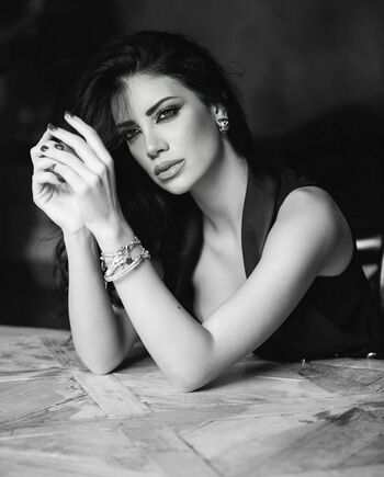 Sharon De Luca