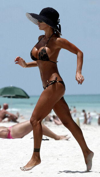 Shauna Sand