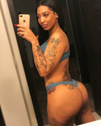 shethickyyy