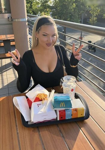 Shirin David