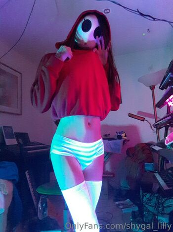 shygal_lilly