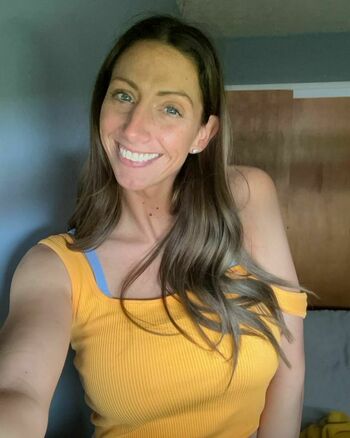skye_hotwife