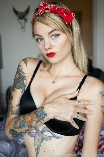 Skylaraynesgray