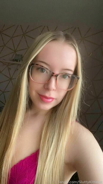 SluttyKitten4