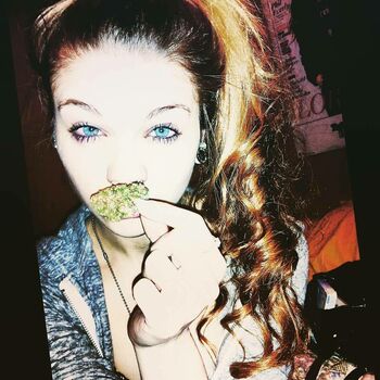 Smoking_babee