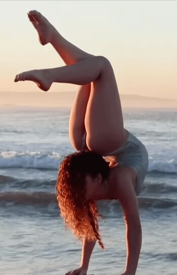 Sofie Dossi