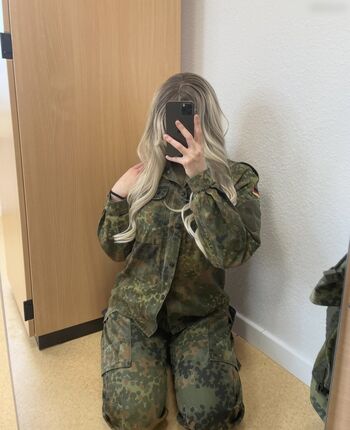 Soldatin Leonie
