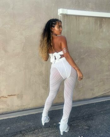 Sommer Ray