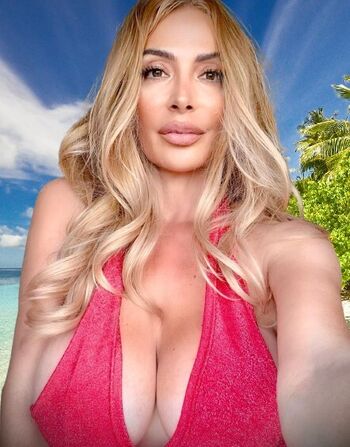 Sonia Grey