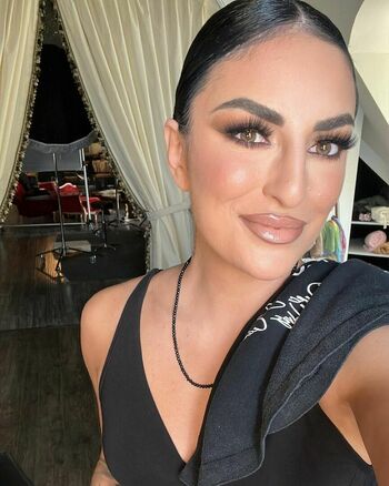 Sonya Deville