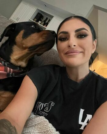 Sonya Deville