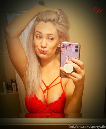 SportyWife / SportyMom / HotwifeRye
