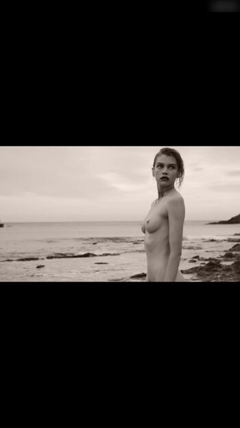 Stella Maxwell