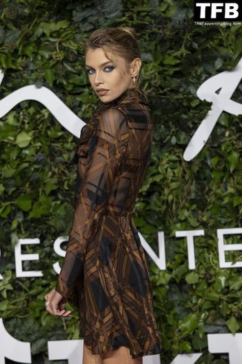 Stella Maxwell