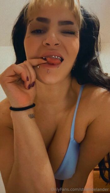 Steph De Lander